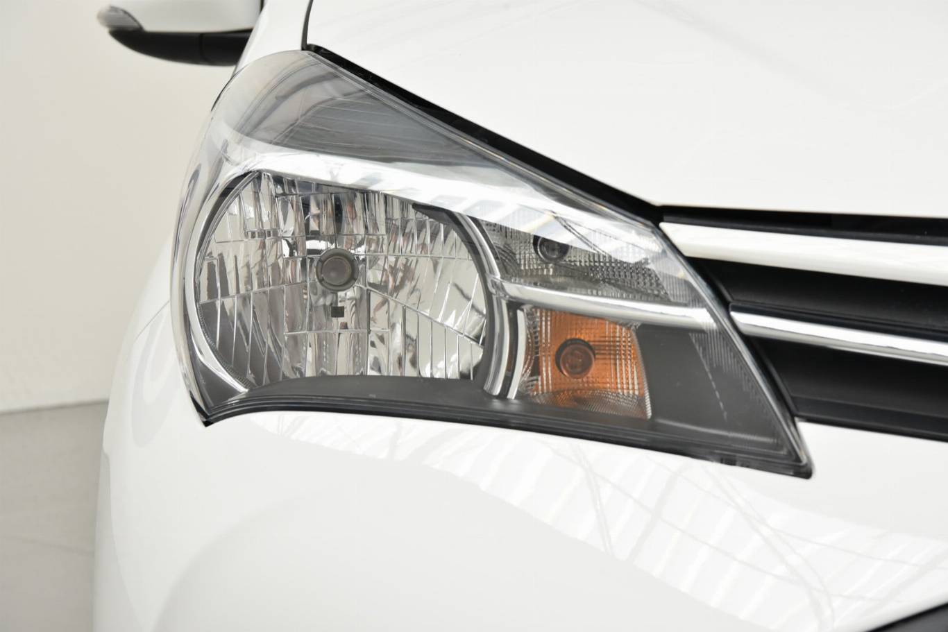TOYOTA Yaris 35
