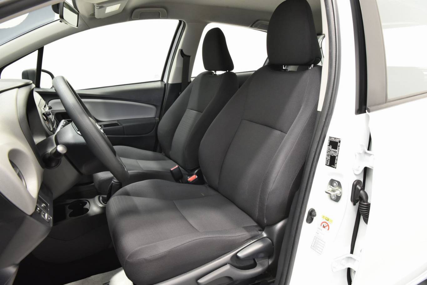 TOYOTA Yaris 4
