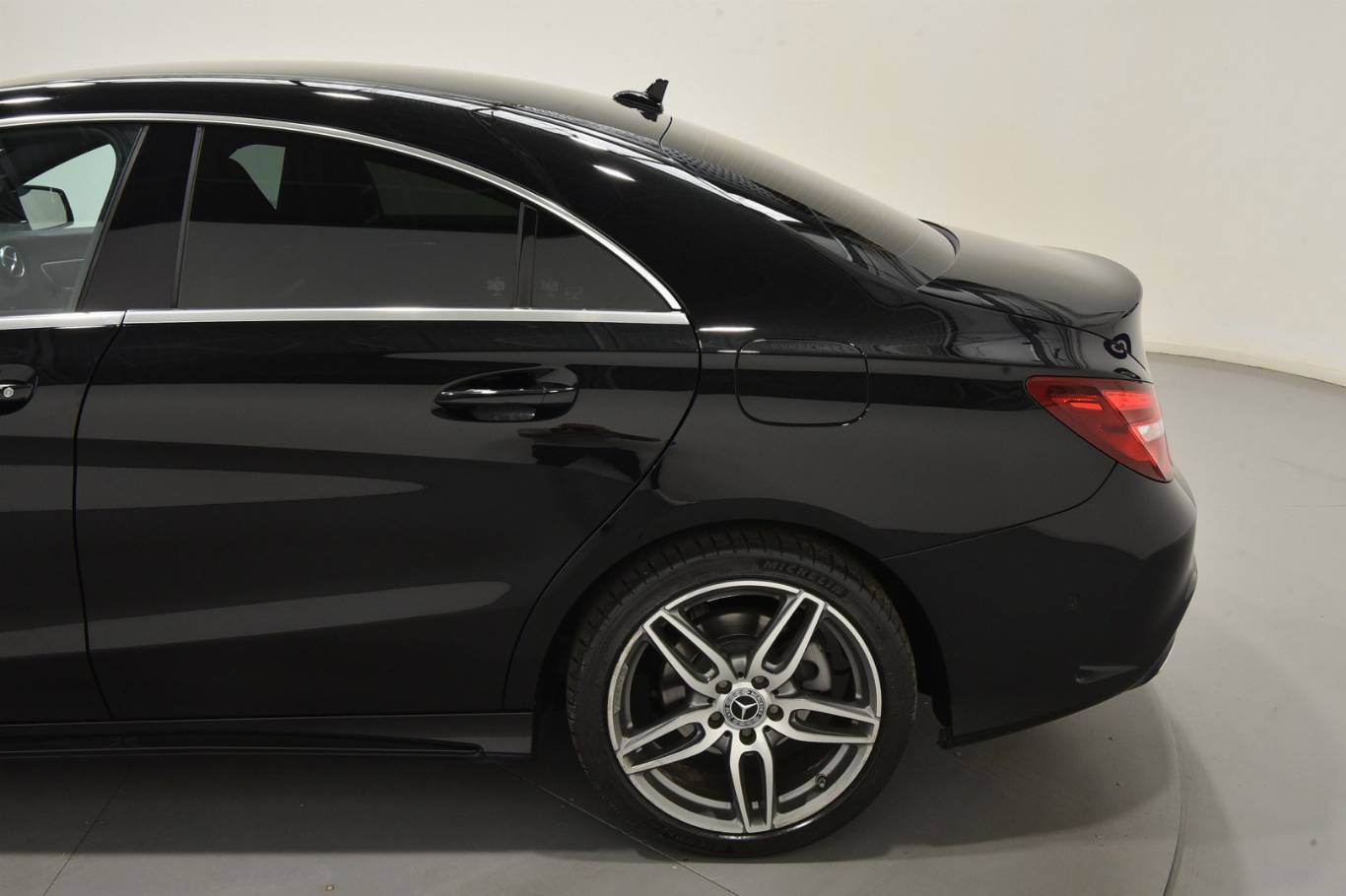 MERCEDES-BENZ CLA 180 47