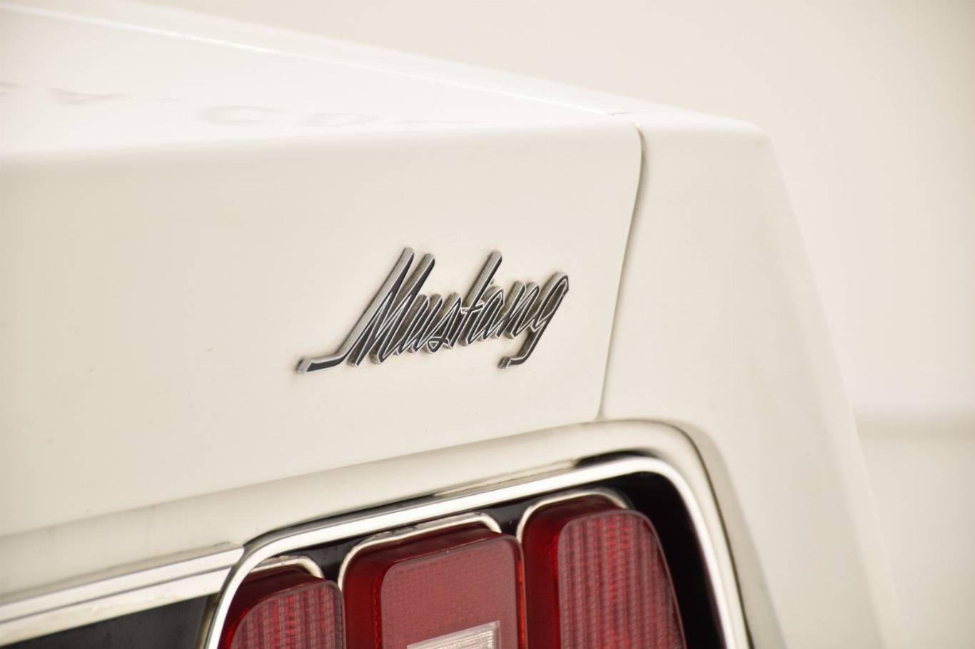 FORD Mustang 87