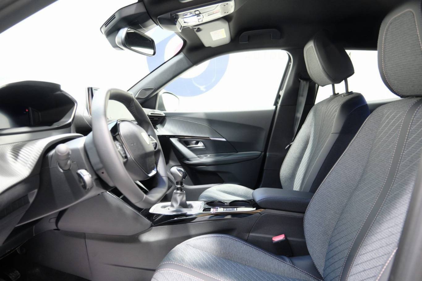 PEUGEOT 2008 18