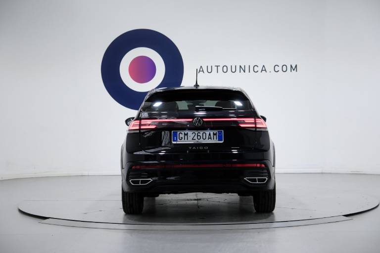 VOLKSWAGEN Taigo 16