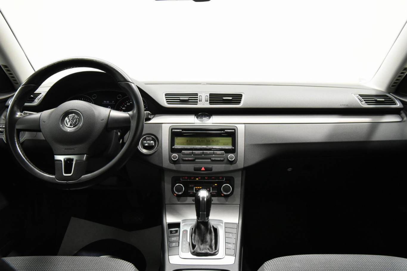 VOLKSWAGEN Passat 22