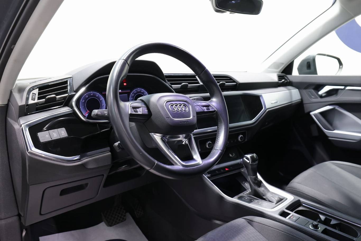 AUDI Q3 5