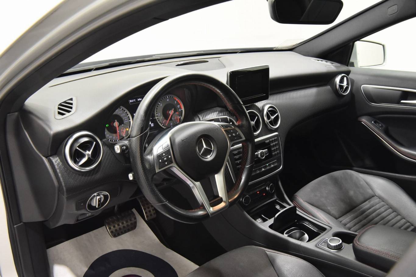 MERCEDES-BENZ A 180 3