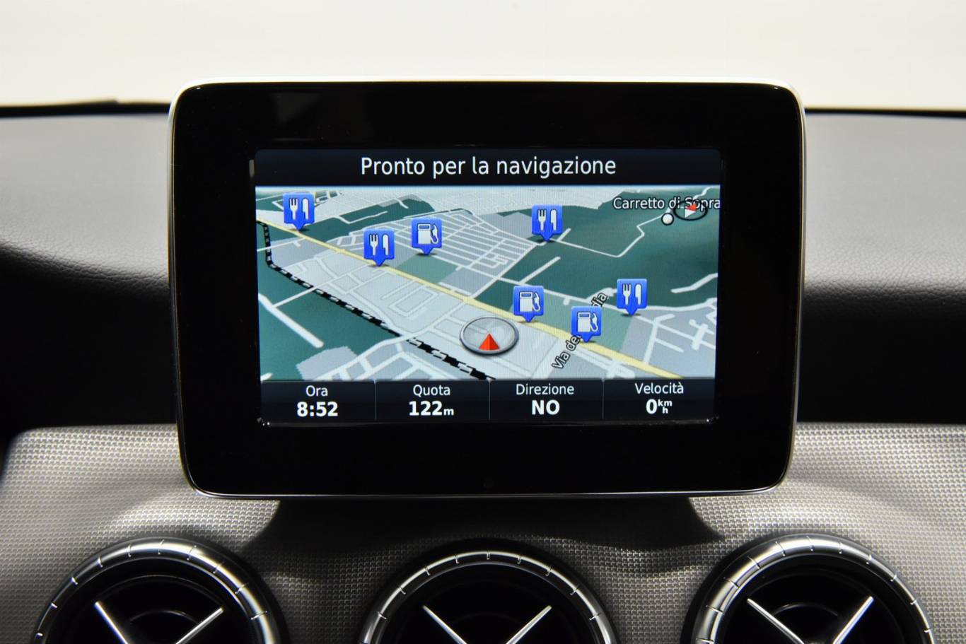 MERCEDES-BENZ CLA 200 12