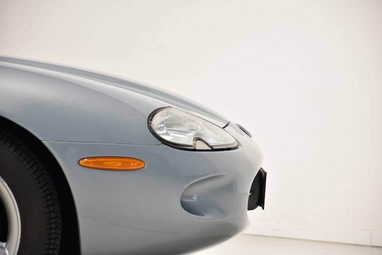 JAGUAR XK8 62