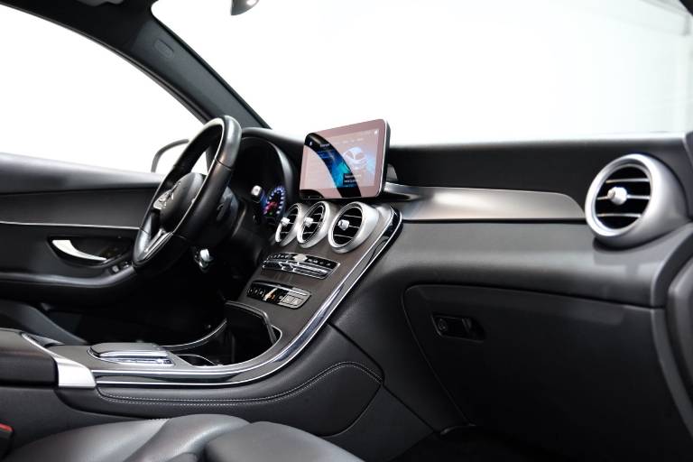 MERCEDES-BENZ GLC 200 67