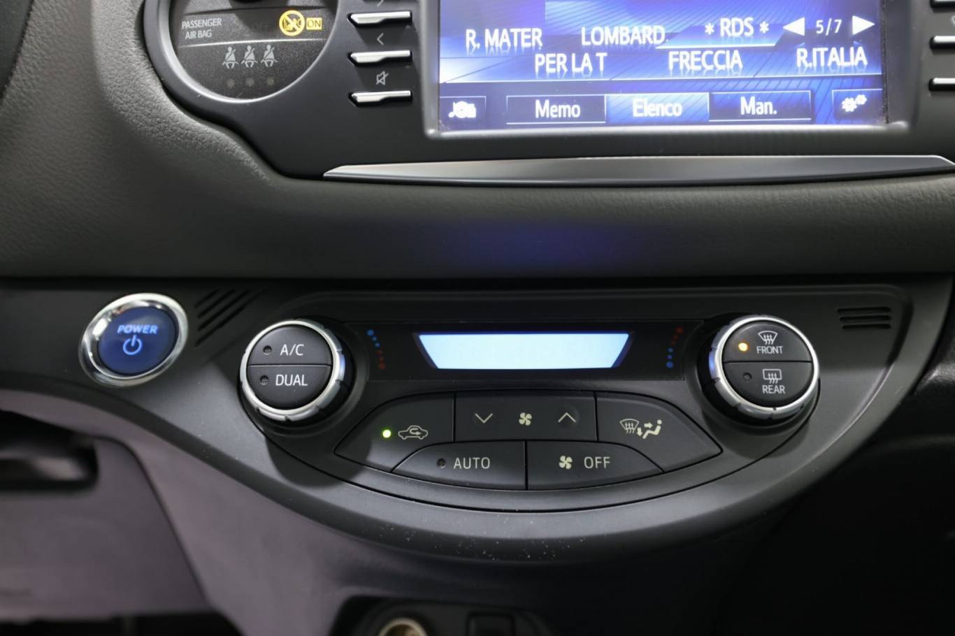 TOYOTA Yaris 26