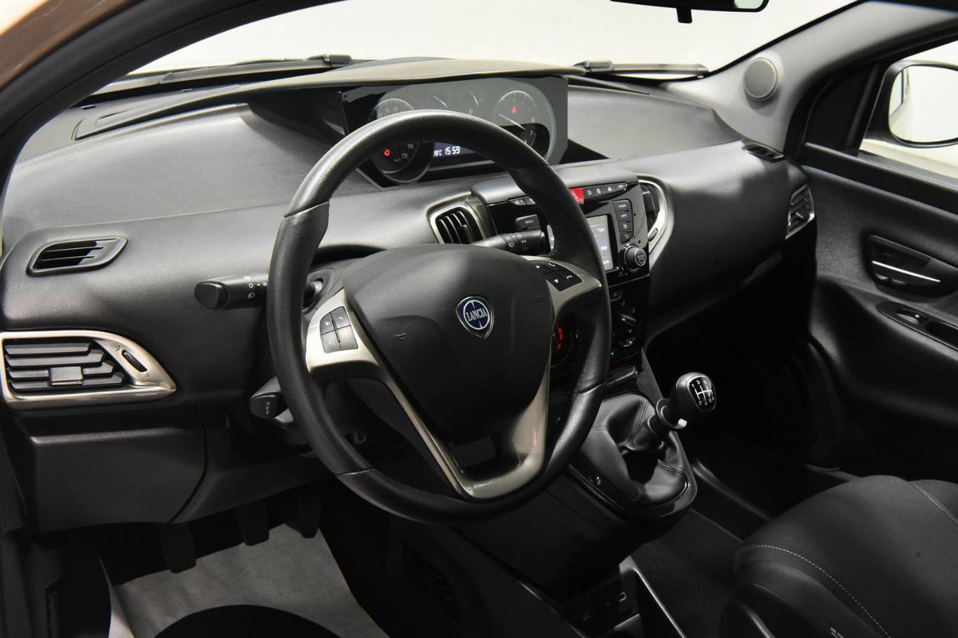 LANCIA Ypsilon 9