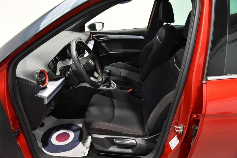 SEAT Arona 4