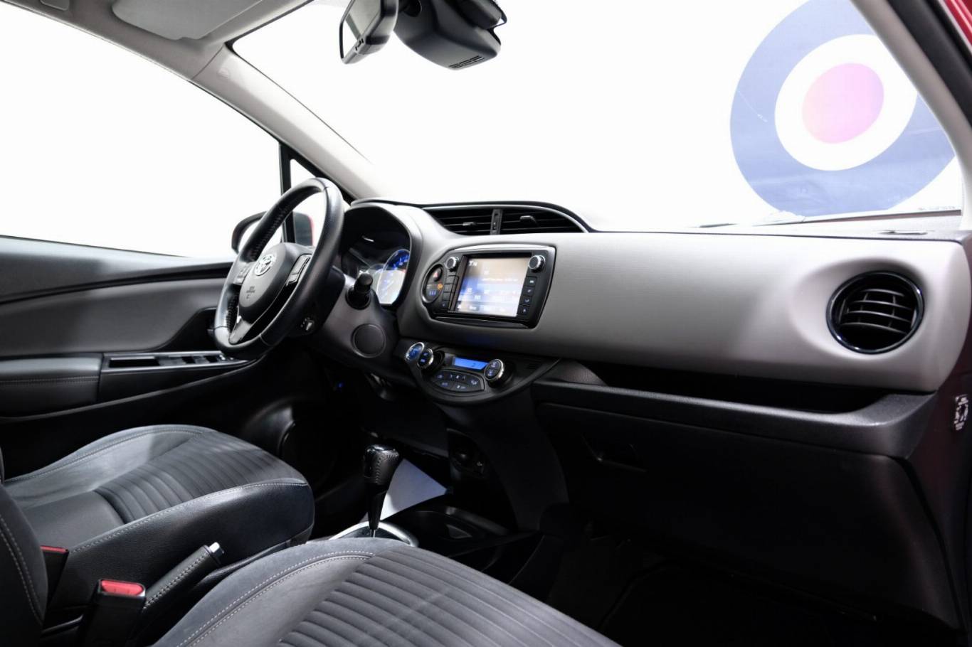 TOYOTA Yaris 58