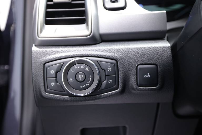 FORD Ranger 24