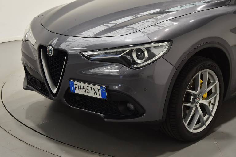 ALFA ROMEO Stelvio 44