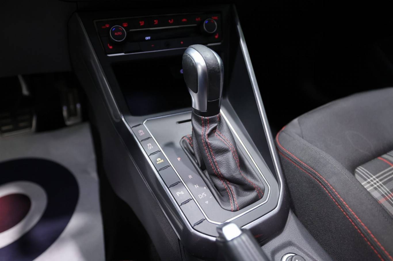 VOLKSWAGEN Polo GTI 29