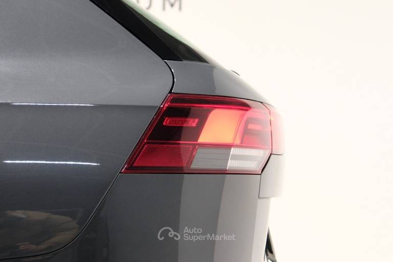 VOLKSWAGEN Golf 43
