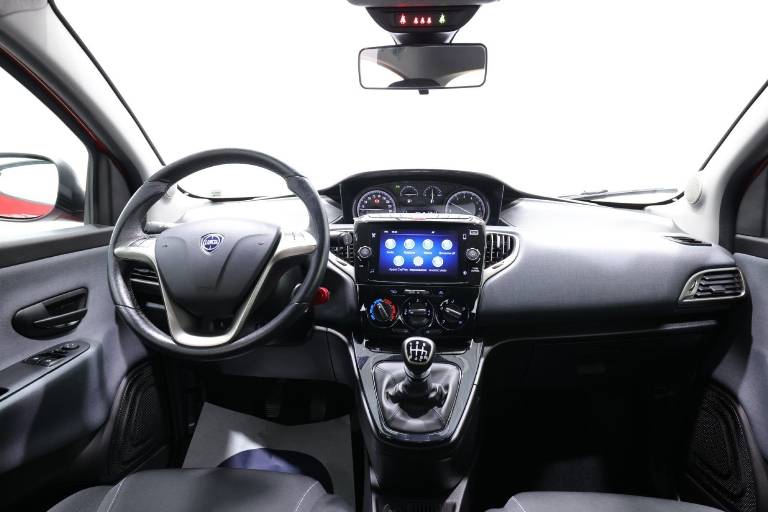 LANCIA Ypsilon 10