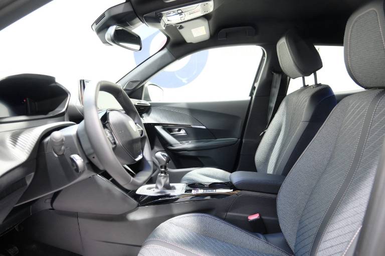 PEUGEOT 2008 18