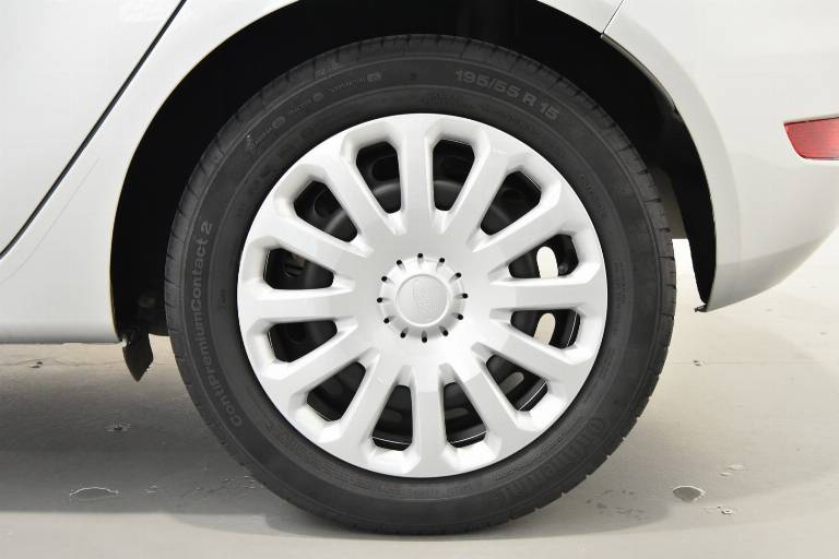 FORD Fiesta 15