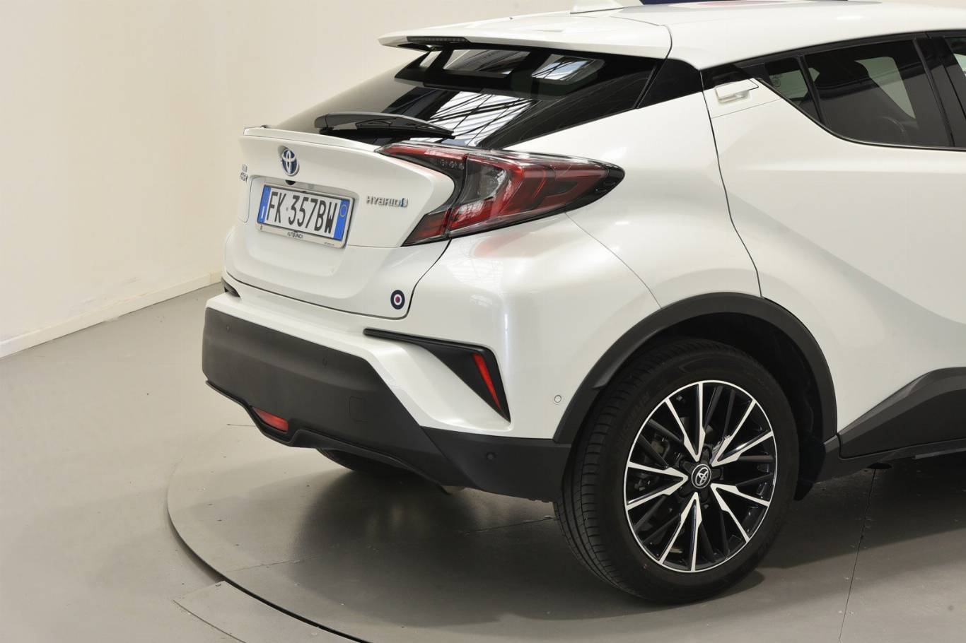TOYOTA C-HR 18