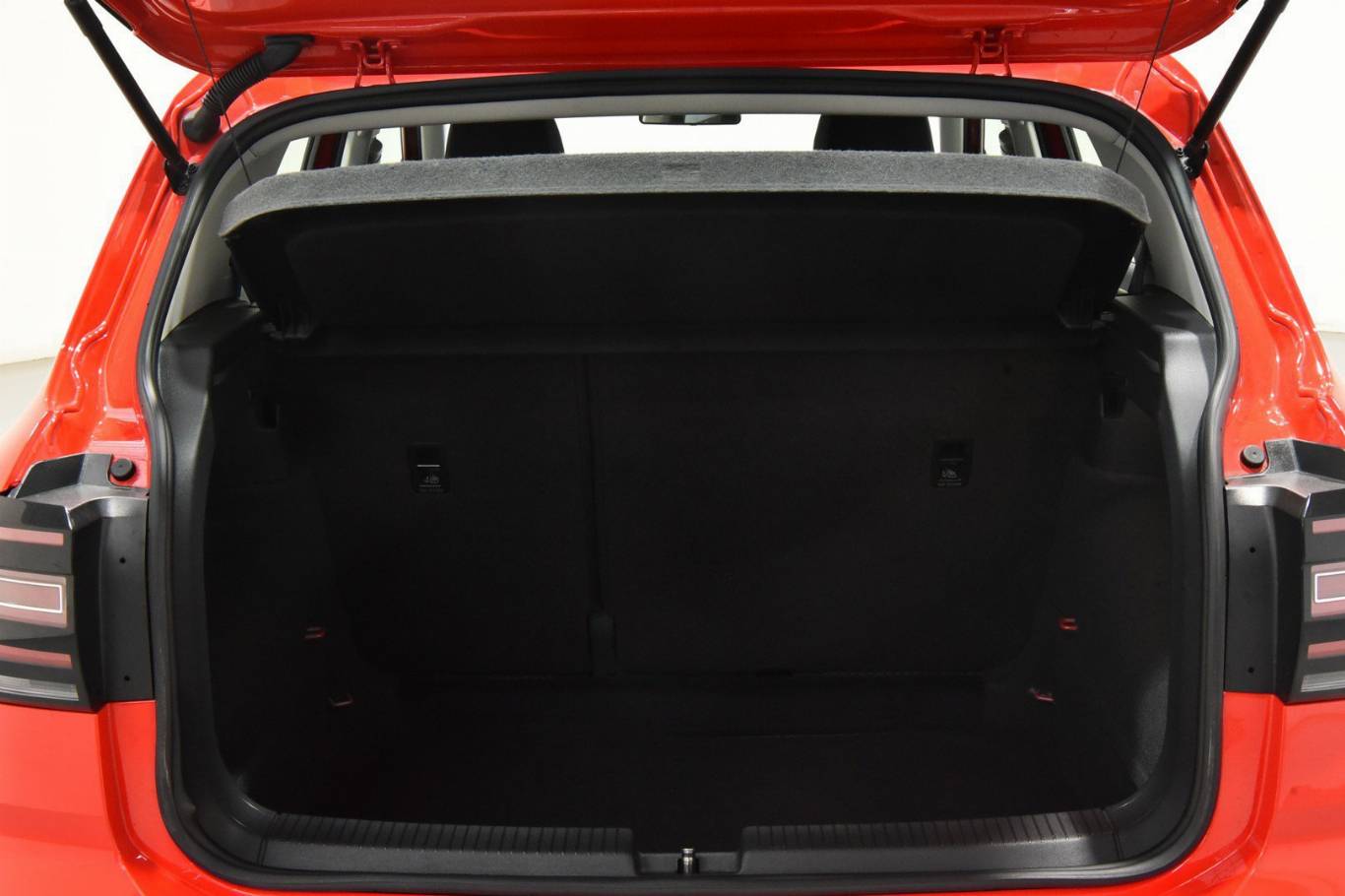 VOLKSWAGEN T-Cross 13