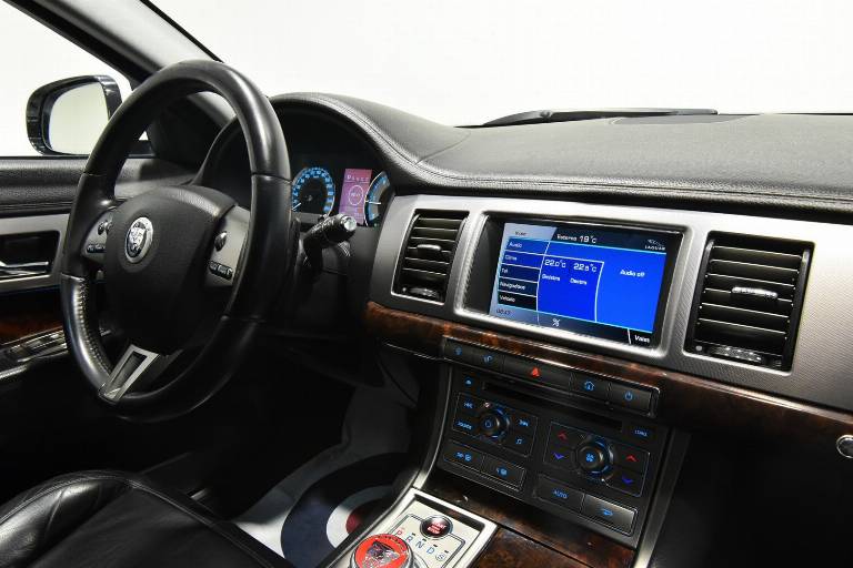 JAGUAR XF 38