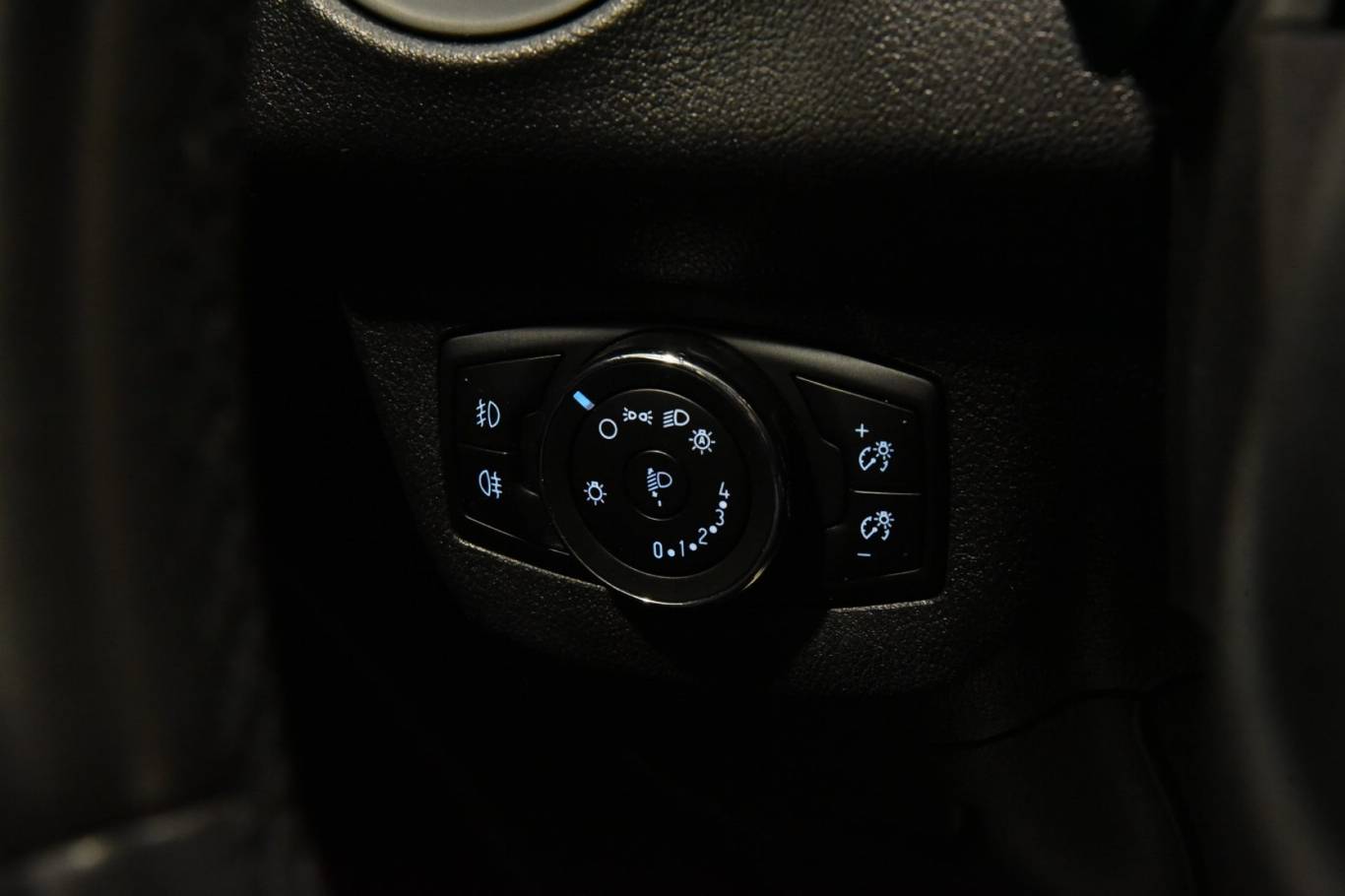 FORD Tourneo Courier 11