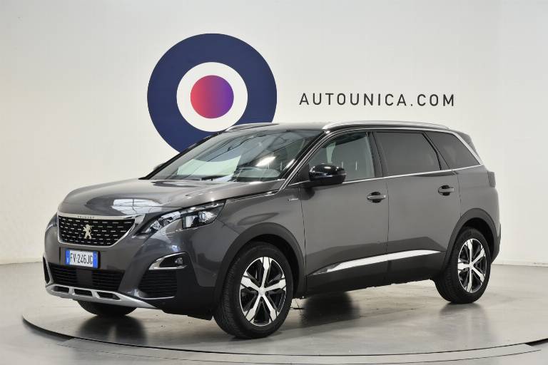 PEUGEOT 5008 1