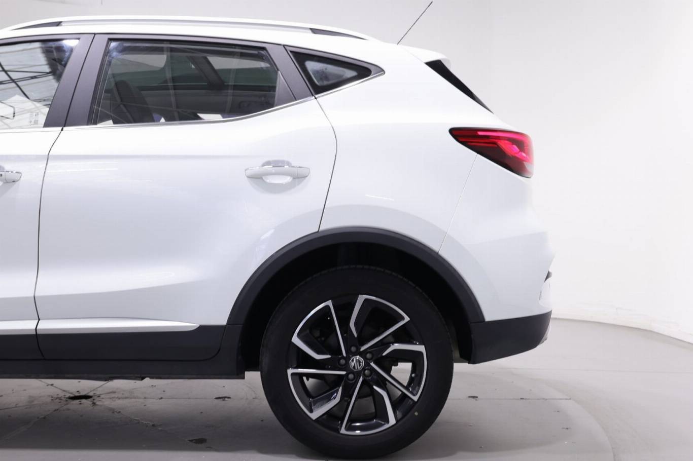 MG ZS 47