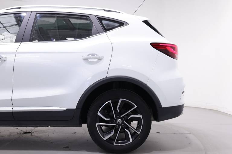 MG ZS 47
