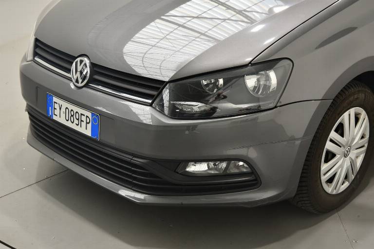 VOLKSWAGEN Polo 37