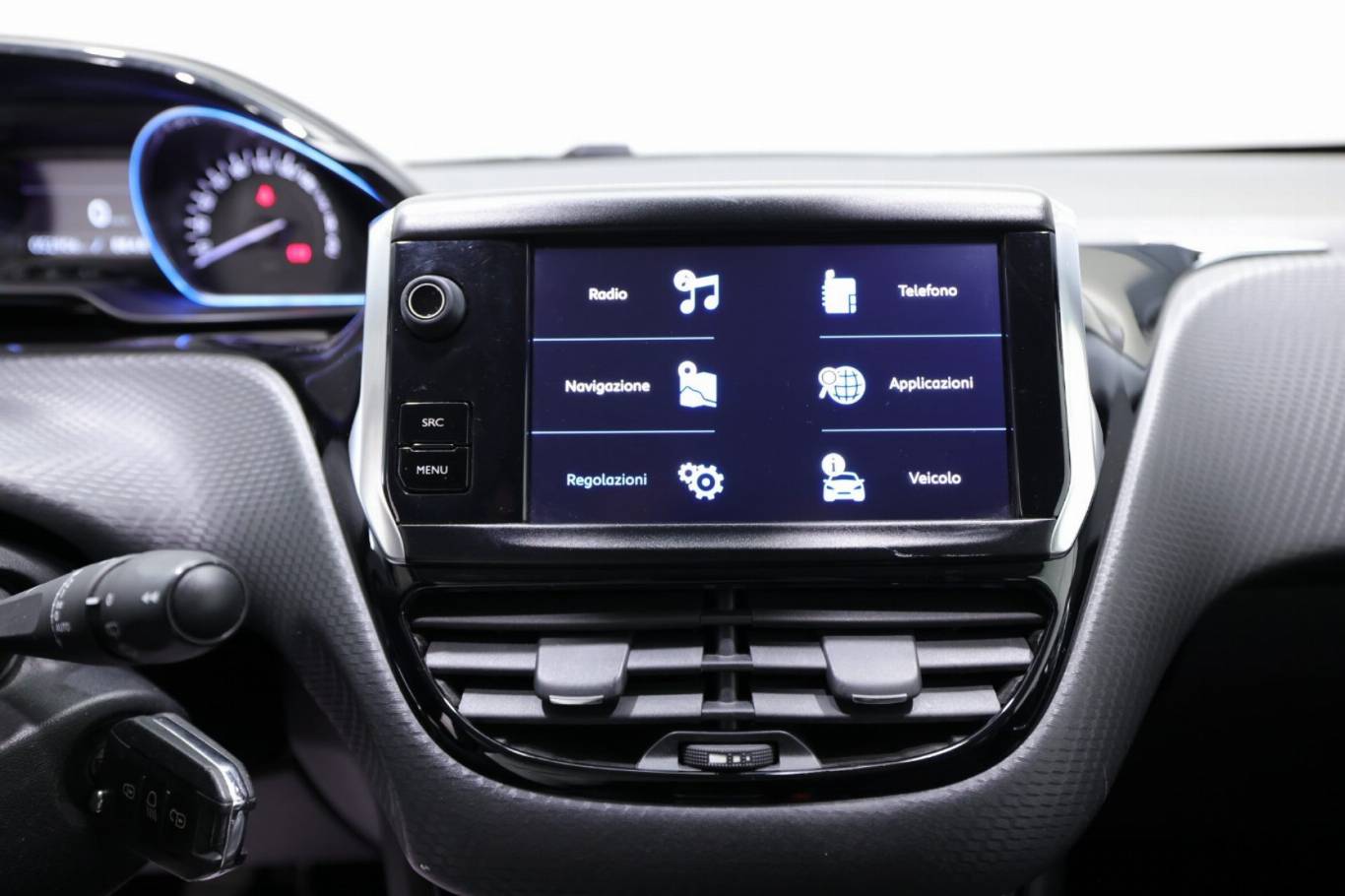 PEUGEOT 2008 9