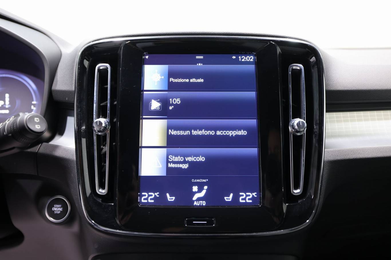 VOLVO XC40 9