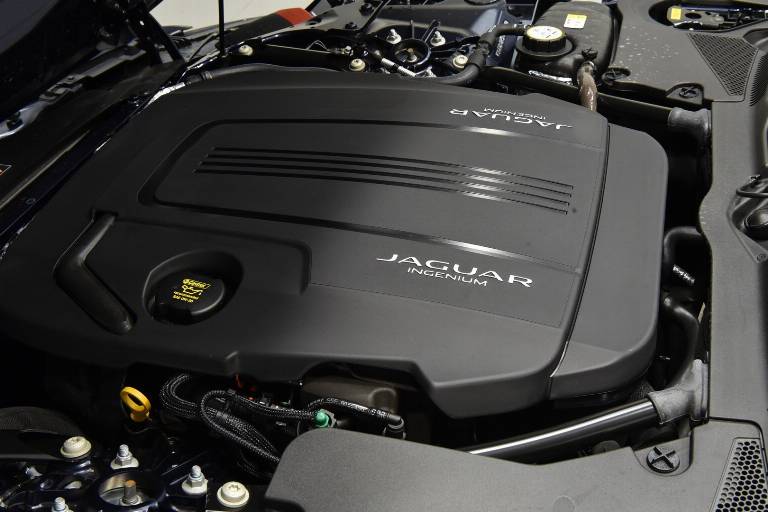 JAGUAR F-Type 16