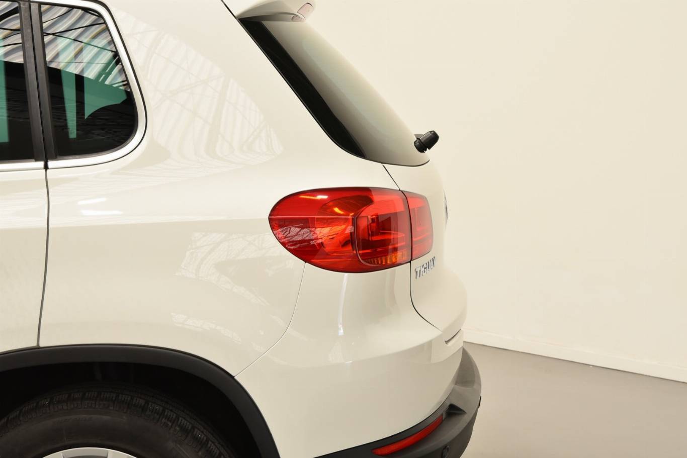 VOLKSWAGEN Tiguan 40